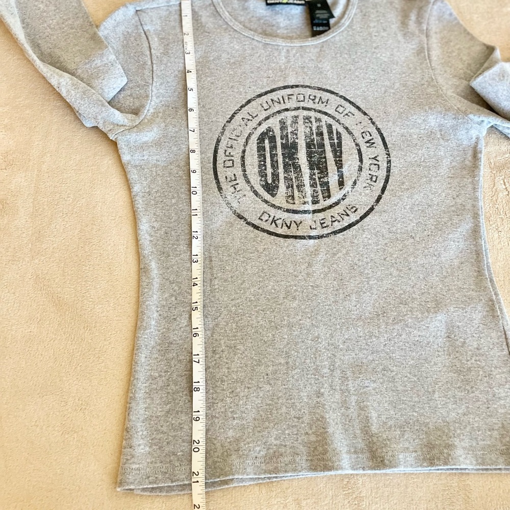 DKNY Jeans Crewneck Logo Top - Size M - Picture 11 of 11